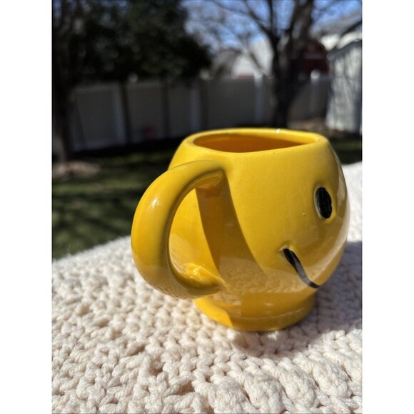 Vintage 1970’s McCoy Pottery USA Ceramic Yellow Smiley Happy Face Mug Coffee Cup - Picture 4 of 7